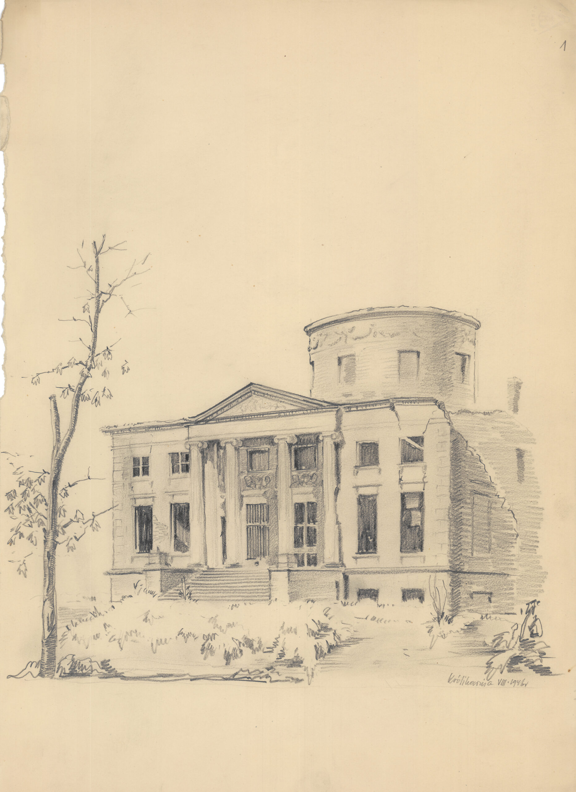 Rysunek przedstawiający pałac Królikarnia po zniszczeniach wojennych, sierpień 1946 r., Dar Jana Markiewicza, Archiwum Państwowe w Warszawie, sygn. 72/4407/0/5/22. Rysunek ołówkiem przedstawiający częściowo zniszczony budynek, przed nim trawy i drzewo prawie pozbawione liści, u dołu napis ołówkiem w języku polskim.